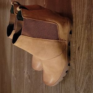 Sorel Wedge Shoe-Worn Once...to big..my loss your gain